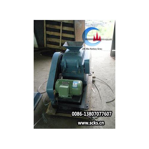 密封式对（双）辊破碎机